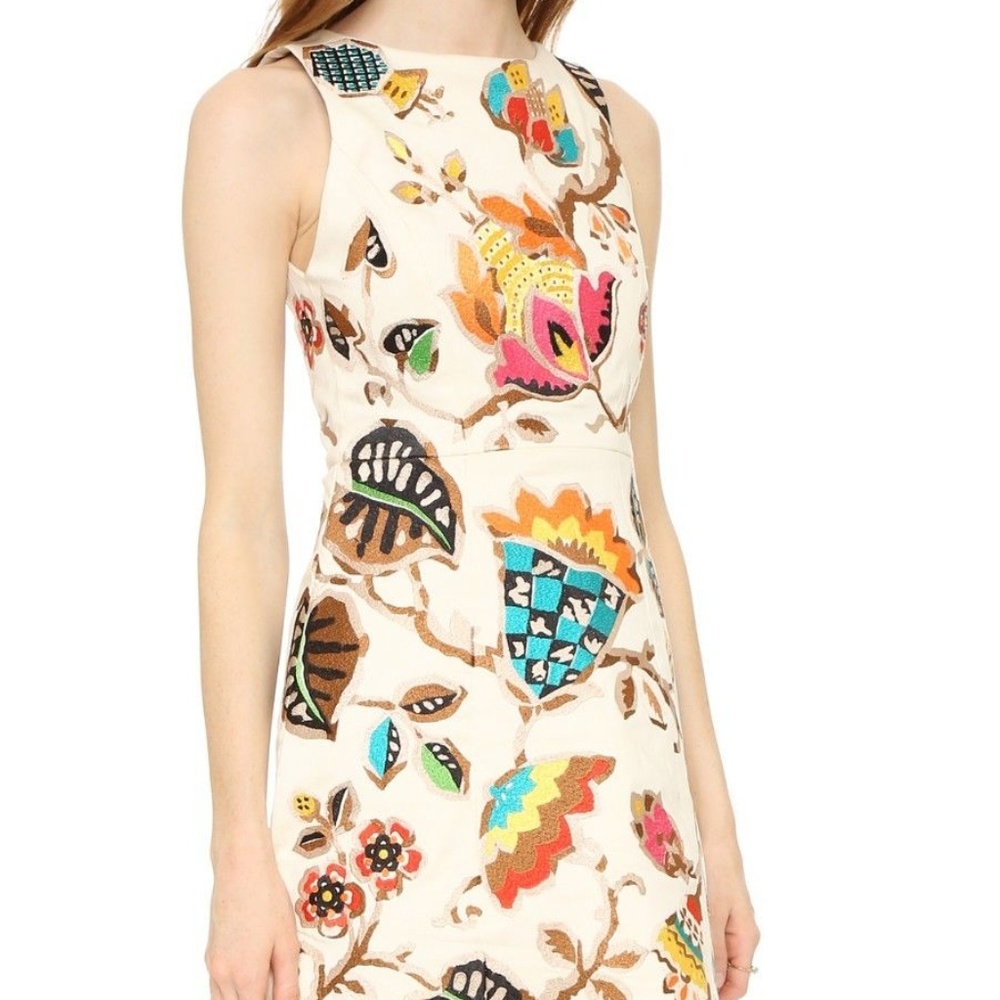 Alice and Olivia Lindsey Pouf dress in Size 4